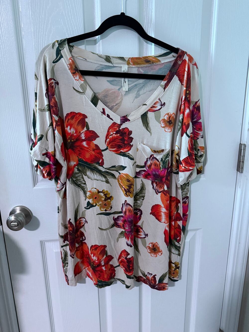 Beeuniq Size Large Floral Shirt / Tunic